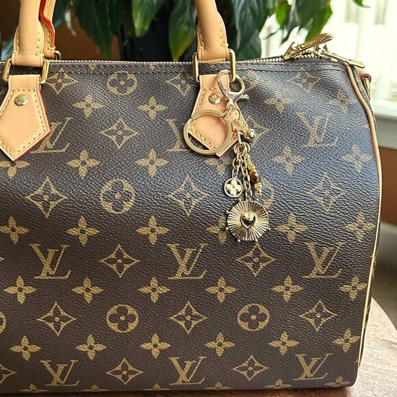 HEARTS and CLOVER Bag Charm Gold Tone 💕 - Picture 4 of 8